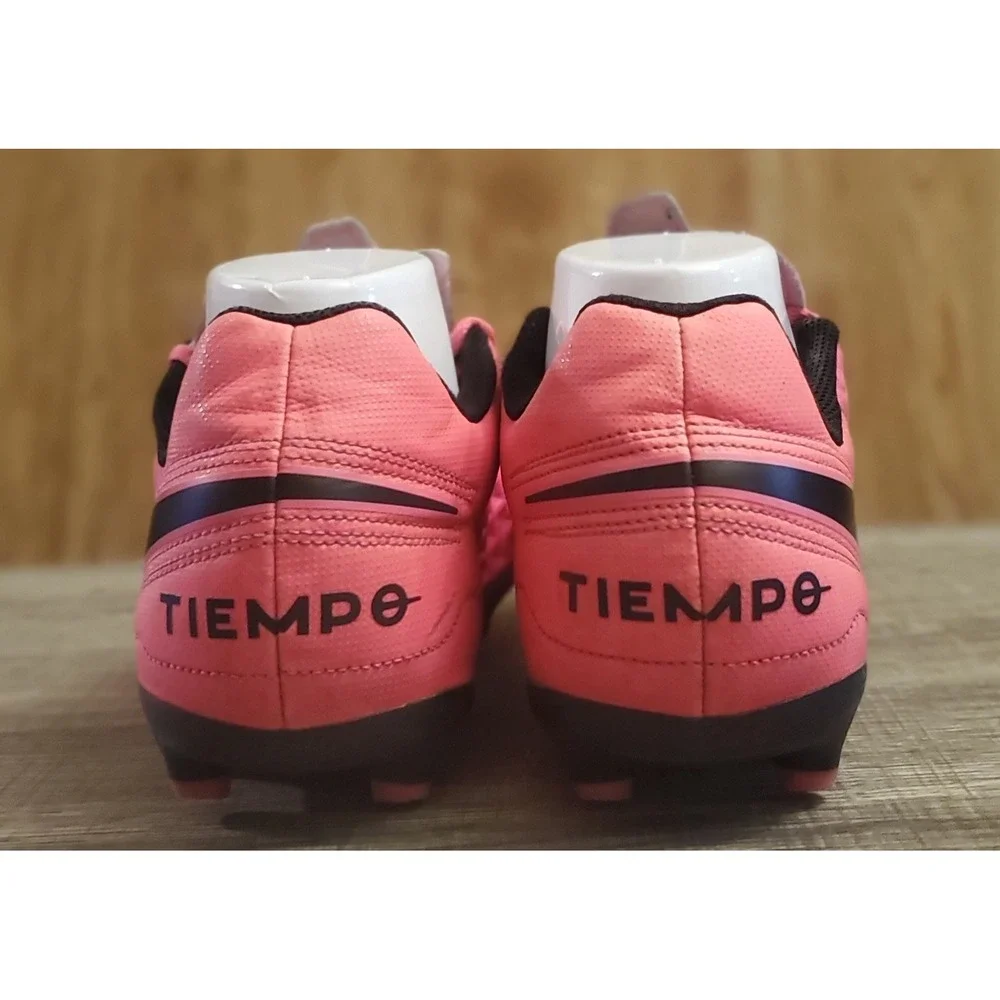 Nike Tiempo Legend 8 Club Soccer Cleats Youth Size 5Y‎ Pink